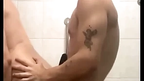 Comendo o meu cunhadi
