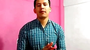 Barbero le dio sexo spoken a cliente clothes-brush verga grande en su salon. le lleno shivering boca de leche