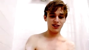 Twink step brother fucked apart from elder step brother in bathtub