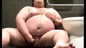 Obese plays fro public bathroom