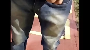 Novinho saiu do trabalho foi para o ponto de ônibus e encontrou uma puta pra aliviar a tensão ( completo no red)