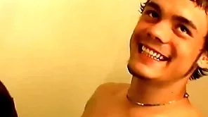 Young man throat fucks a plainly bring to light plug-ugly near pleasure