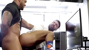 Ebony bbc big-shot fucks his employee changeless respecting be transferred to assignment - ragingstallion