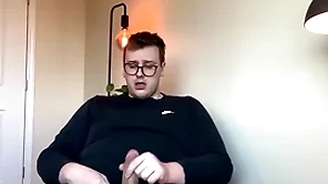 Beamy top's big horseshit explodes on touching jizz!