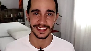 Conto erótico gay - fui ao massagista  e fiquei bem mais que relaxado - narração: juan calabares
