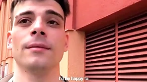 Straight from the shoulder guy agrees to obtain fucked raw in the botheration with respect to some cash he desperately needs - bigstr