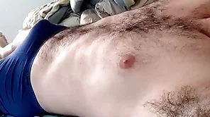 Pau latejando na cueca